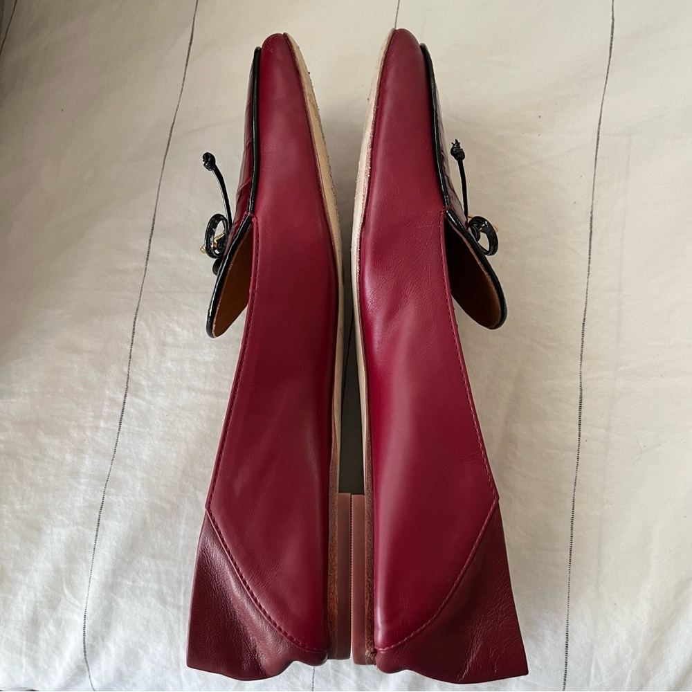 Tory Burch Women's Croc Embossed Loafers with Gold Charm Size 8 - Picture 10 of 12